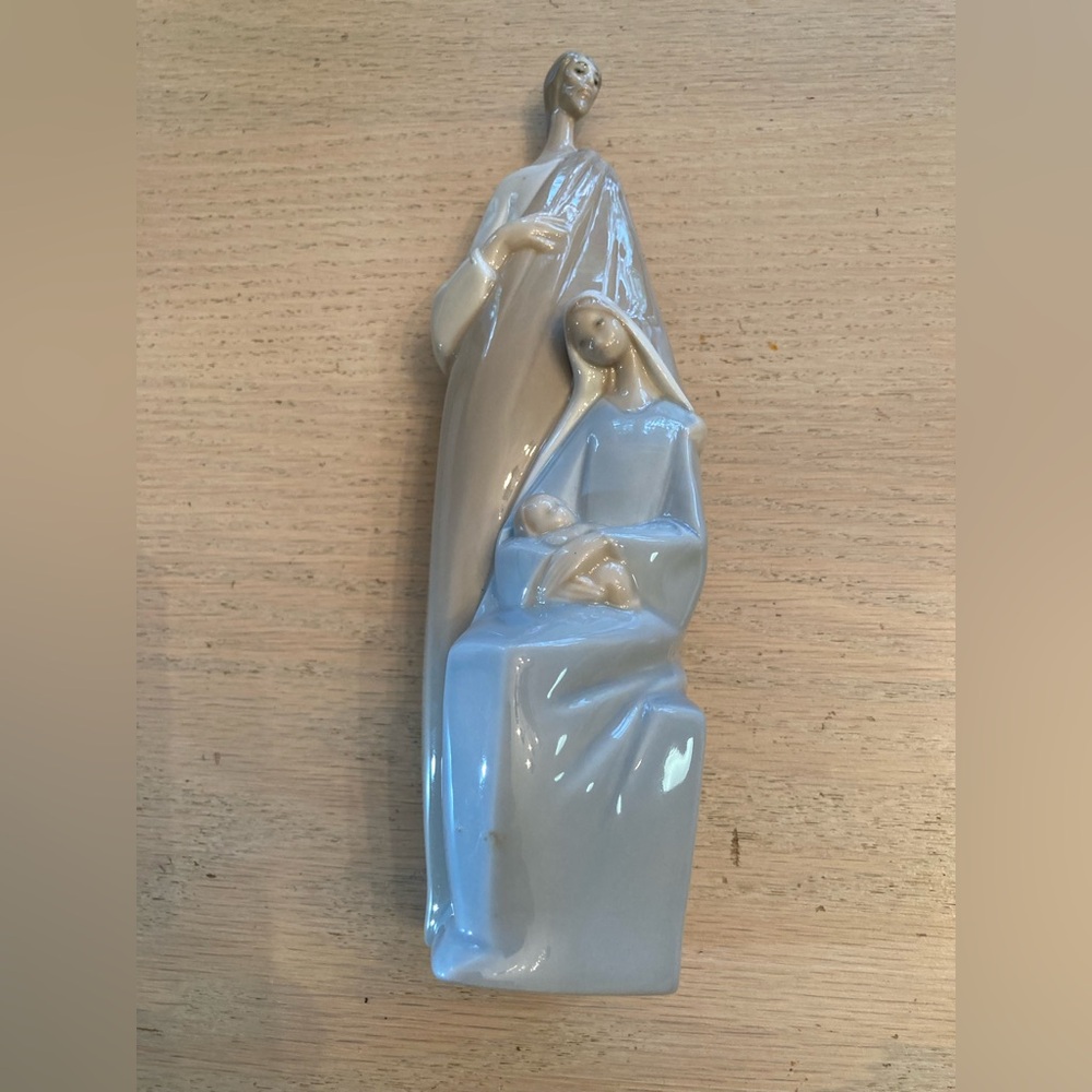 LLardó Nativity Figurine
